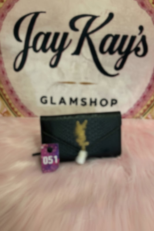 #51 Midnight Classic Y-Charm clutch