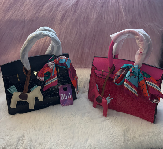 Structured Luxury Handbag – Signature Canvas