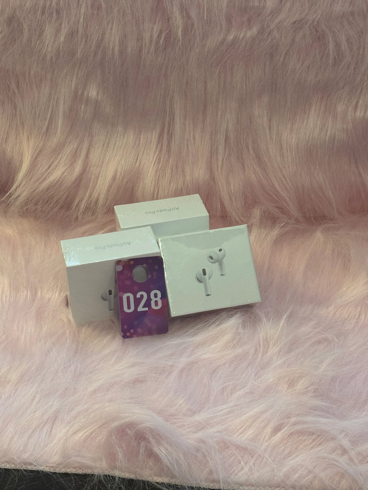 EarBuds 028 - Pure White Wireless Ear Buds